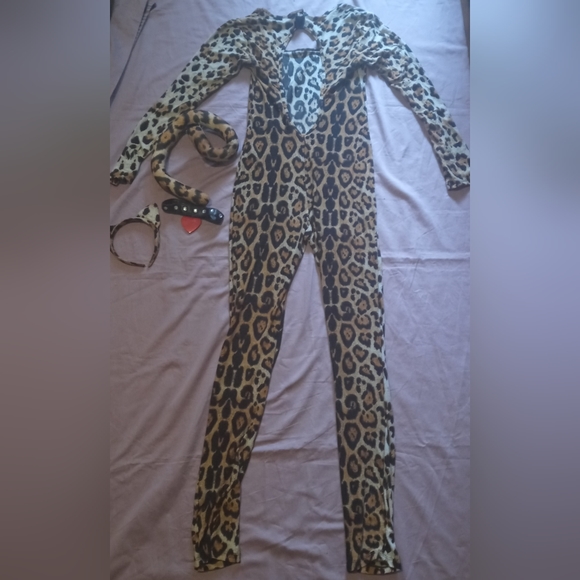 Adult Women's Leopard Catsuit Costume - Picture 2 of 3